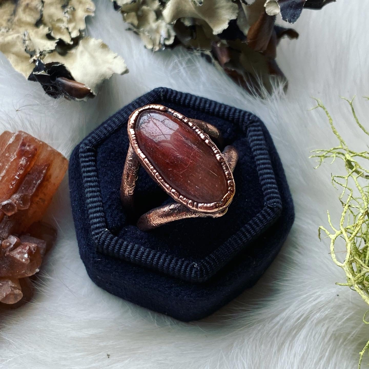 Red rutilated quartz outlets ring